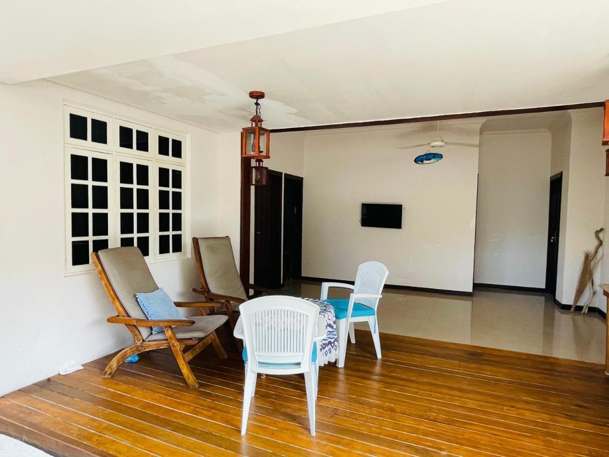 Orimas Retreat Hotell Thulusdhoo Exteriör bild